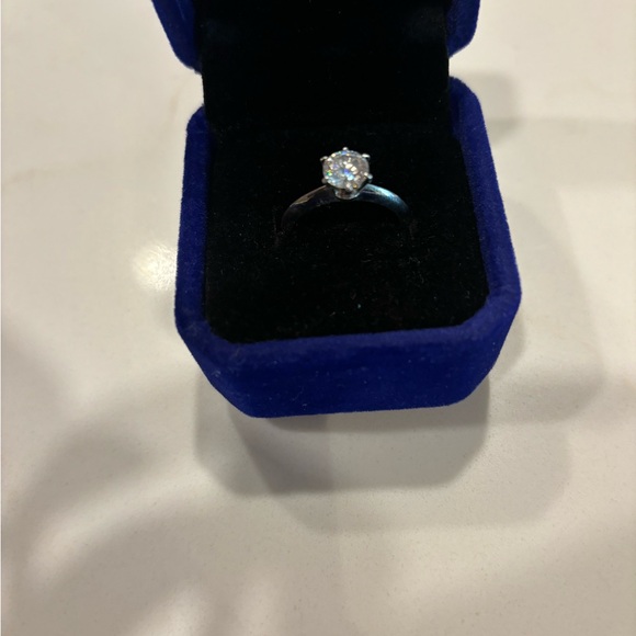 Lab Diamond ring - Picture 2 of 2